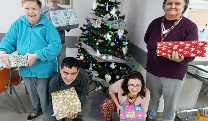 2. fotografia fotogalérie Koľko lásky sa zmestí do krabičky od topánok - foto