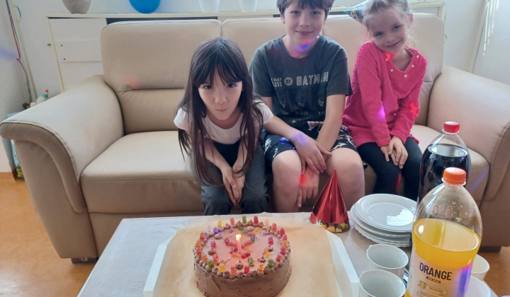 3. fotografia fotogalérie Aktuality - uvod / Príprava narodeninovej torty - foto