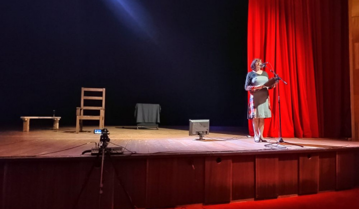 3. fotografia fotogalérie Divadelný Trebišov – „Zákon lásky“ - foto