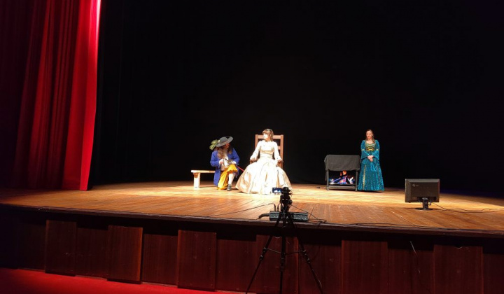 4. fotografia fotogalérie Divadelný Trebišov – „Zákon lásky“ - foto