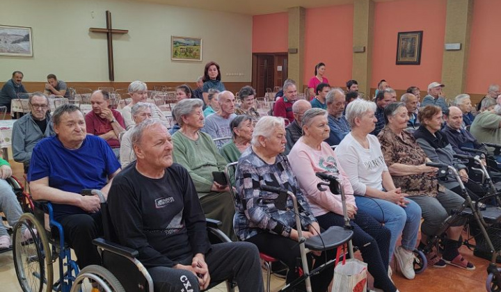 2. fotografia fotogalérie Vystúpenie detí z MŠaZŠ I.Krasku k Dňu Matiek - foto