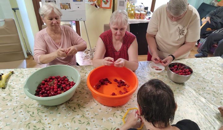 1. fotografia fotogalérie Čerešňová hrnčeková bublanina - foto