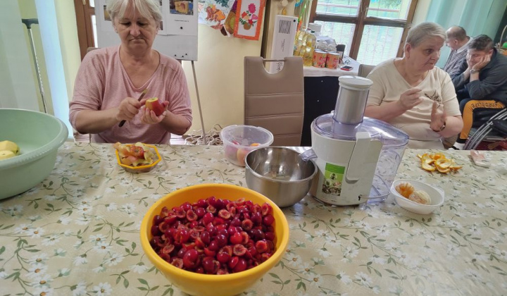 2. fotografia fotogalérie Čerešňová hrnčeková bublanina - foto