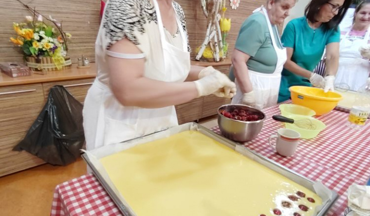 11. fotografia fotogalérie Čerešňová hrnčeková bublanina - foto