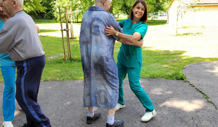 24. fotografia fotogalérie Čerešňová hrnčeková bublanina - foto