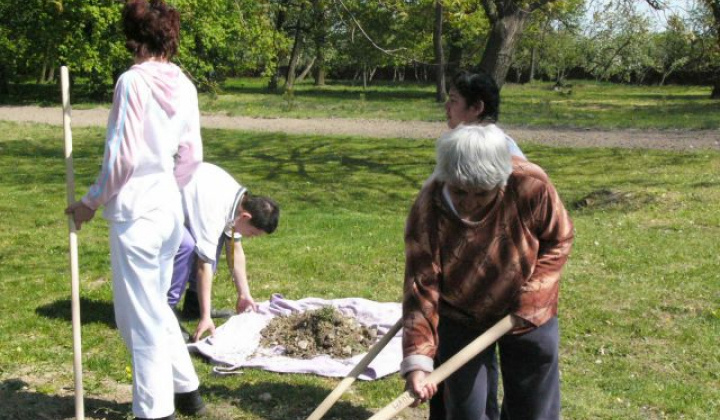 13. fotografia fotogalérie Spoločná brigáda - jarné upratovanie - foto