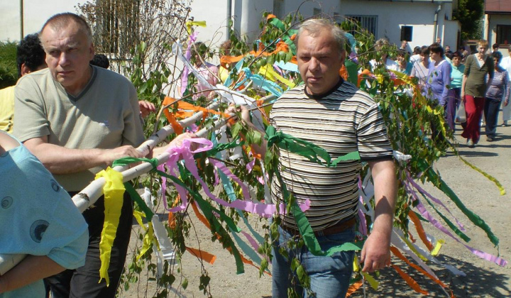 4. fotografia fotogalérie Stavanie mája - foto