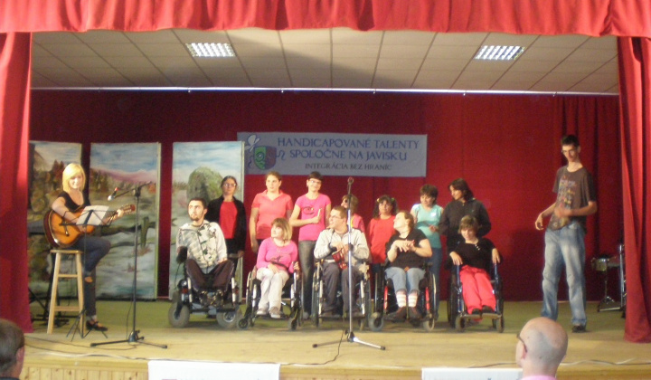 1. fotografia fotogalérie Handicapované talenty spoločne na javisku - foto