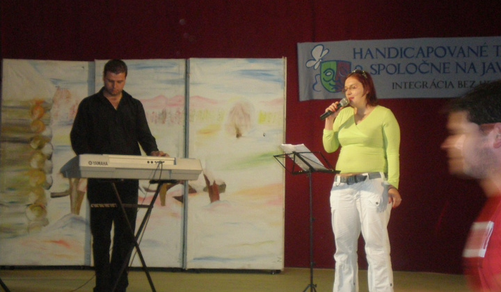 5. fotografia fotogalérie Handicapované talenty spoločne na javisku - foto