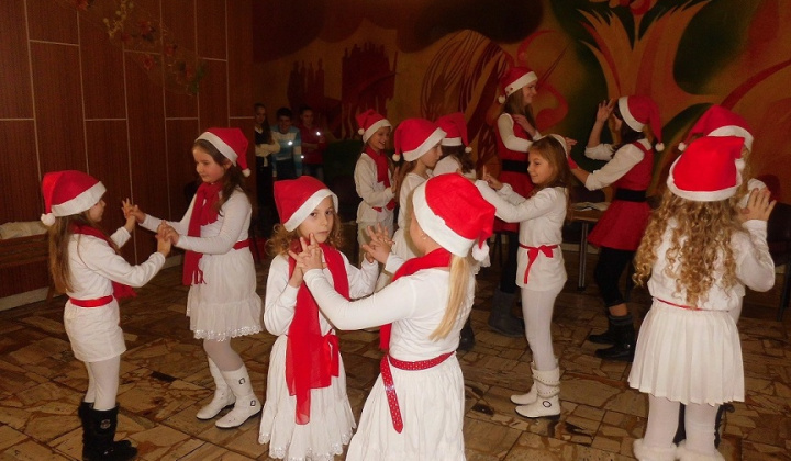 1. fotografia fotogalérie Vianočná akadémia detí ZŠ s MŠ Rakovec nad Ondavou - foto