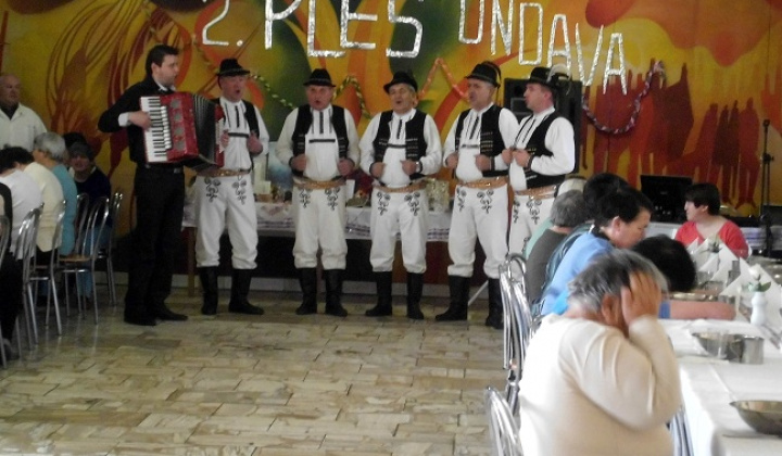 3. fotografia fotogalérie Ples v ONDAVE - foto