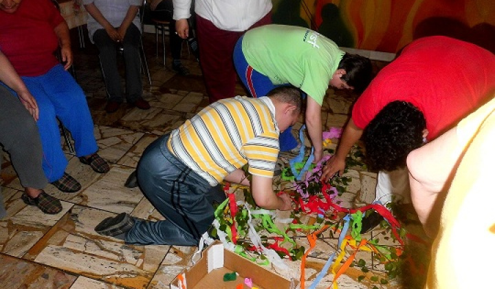 4. fotografia fotogalérie Stavanie mája a májová veselica - foto