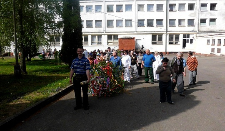 5. fotografia fotogalérie Stavanie mája a májová veselica - foto