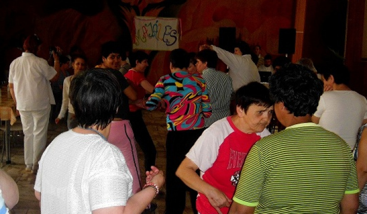 11. fotografia fotogalérie Stavanie mája a májová veselica - foto