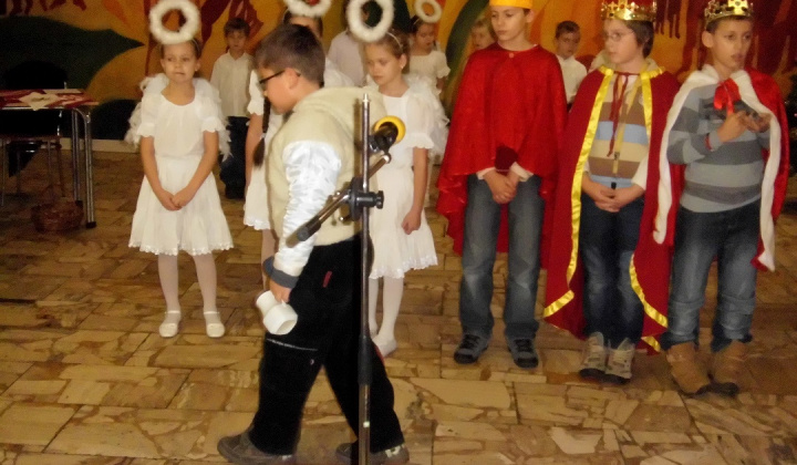 8. fotografia fotogalérie Vianočná  akadémia detí ZŠ s MŠ - foto