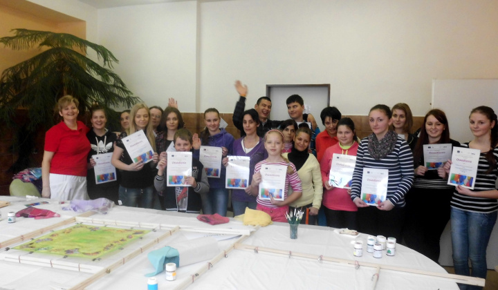 3. fotografia fotogalérie Farebný hodváb spoločnými rukami - foto