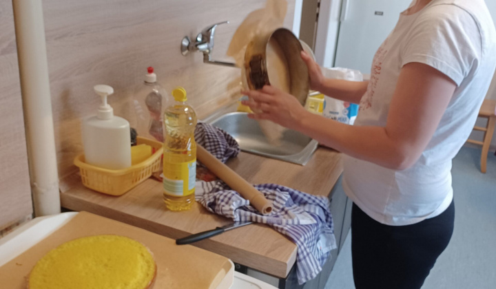 Fotka - Príprava narodeninovej torty